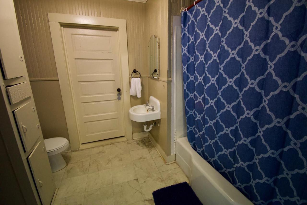 Cajun Hostel Downtown Лафаєт Екстер'єр фото