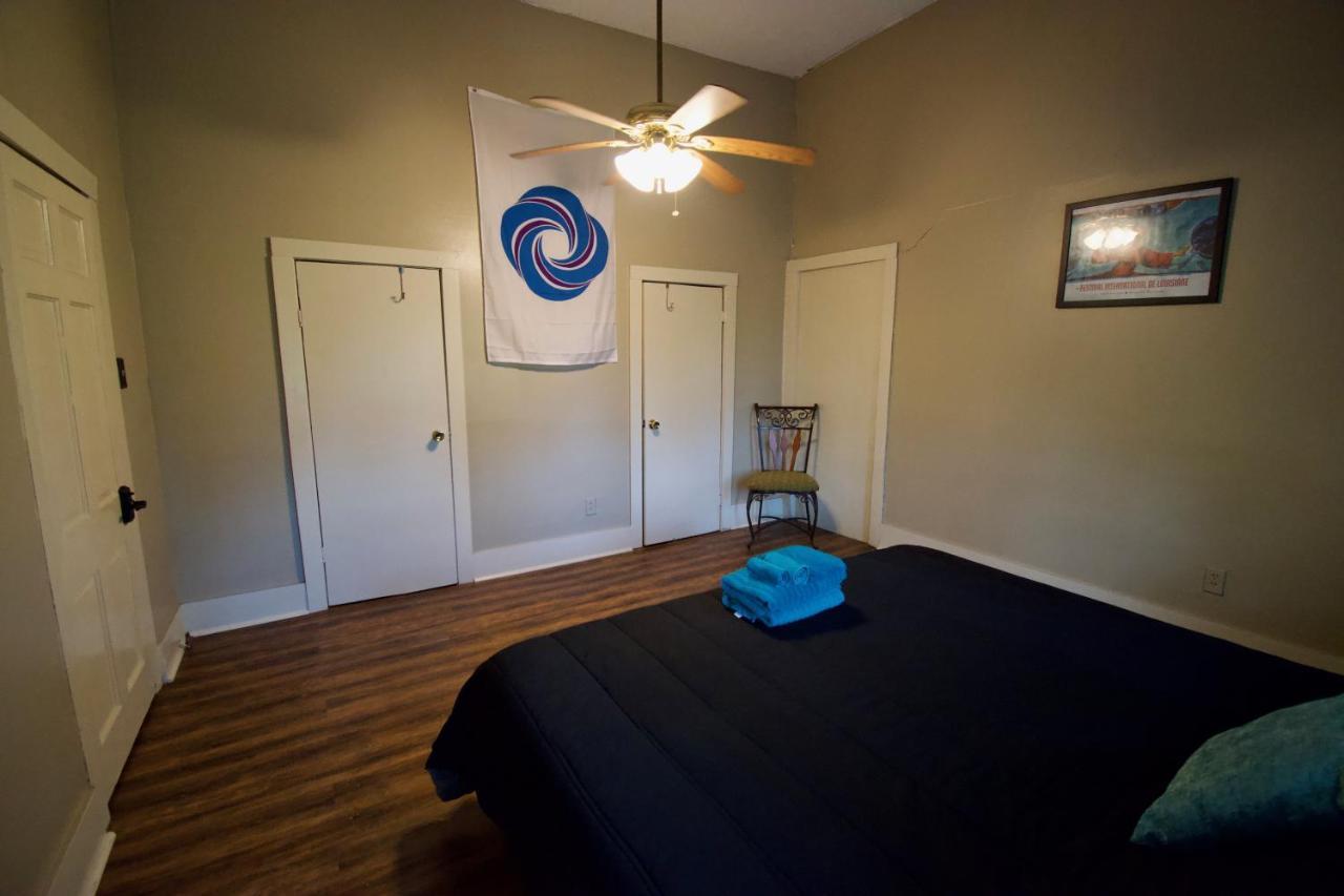 Cajun Hostel Downtown Лафаєт Екстер'єр фото