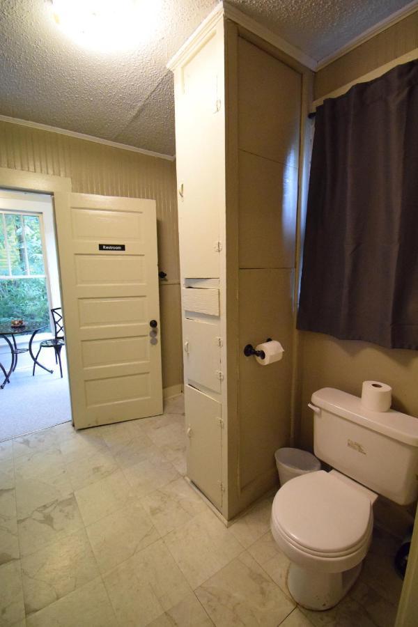 Cajun Hostel Downtown Лафаєт Екстер'єр фото