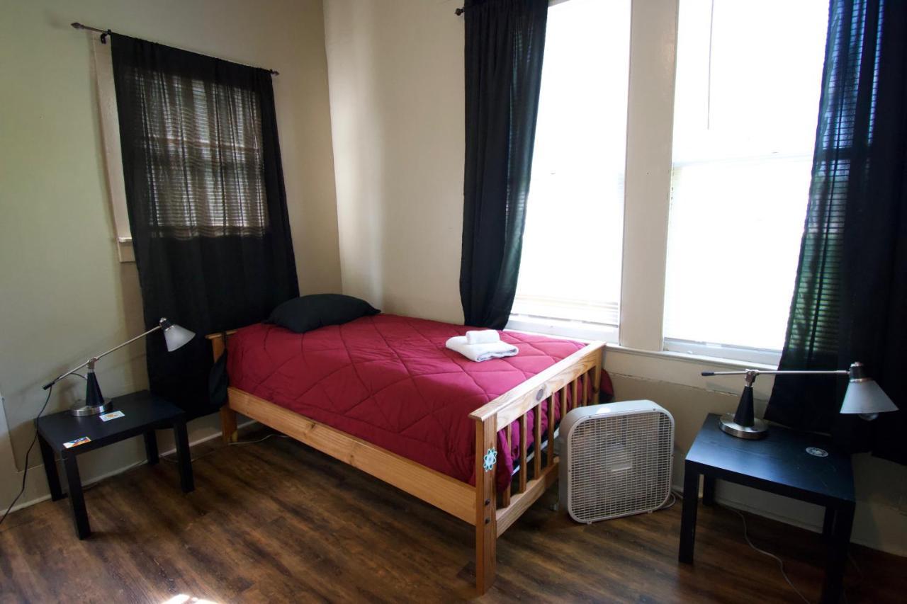 Cajun Hostel Downtown Лафаєт Екстер'єр фото